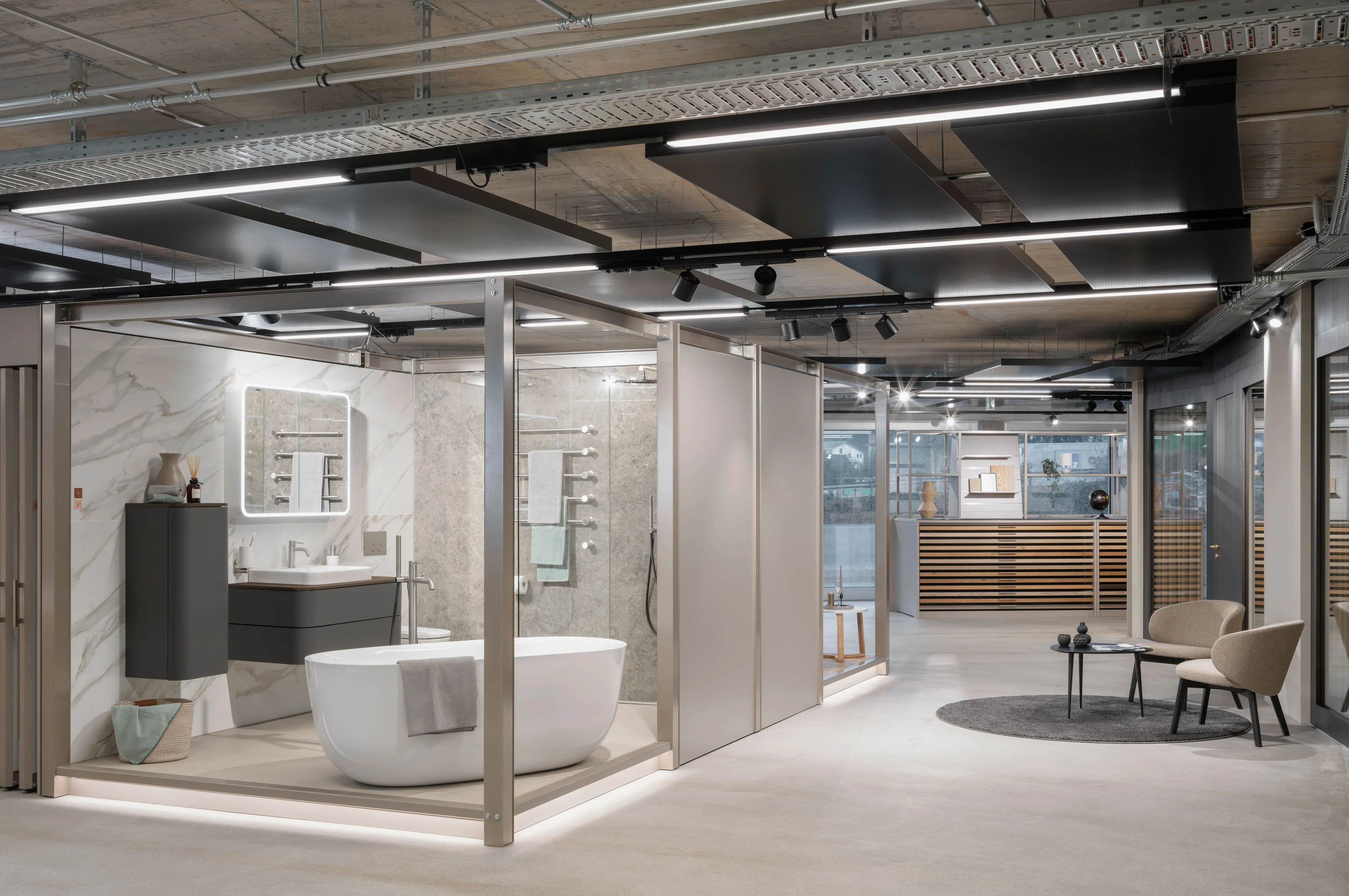 Lichtlösung für einen Showroom mit energieeffizienten Tulux LED-Leuchten 