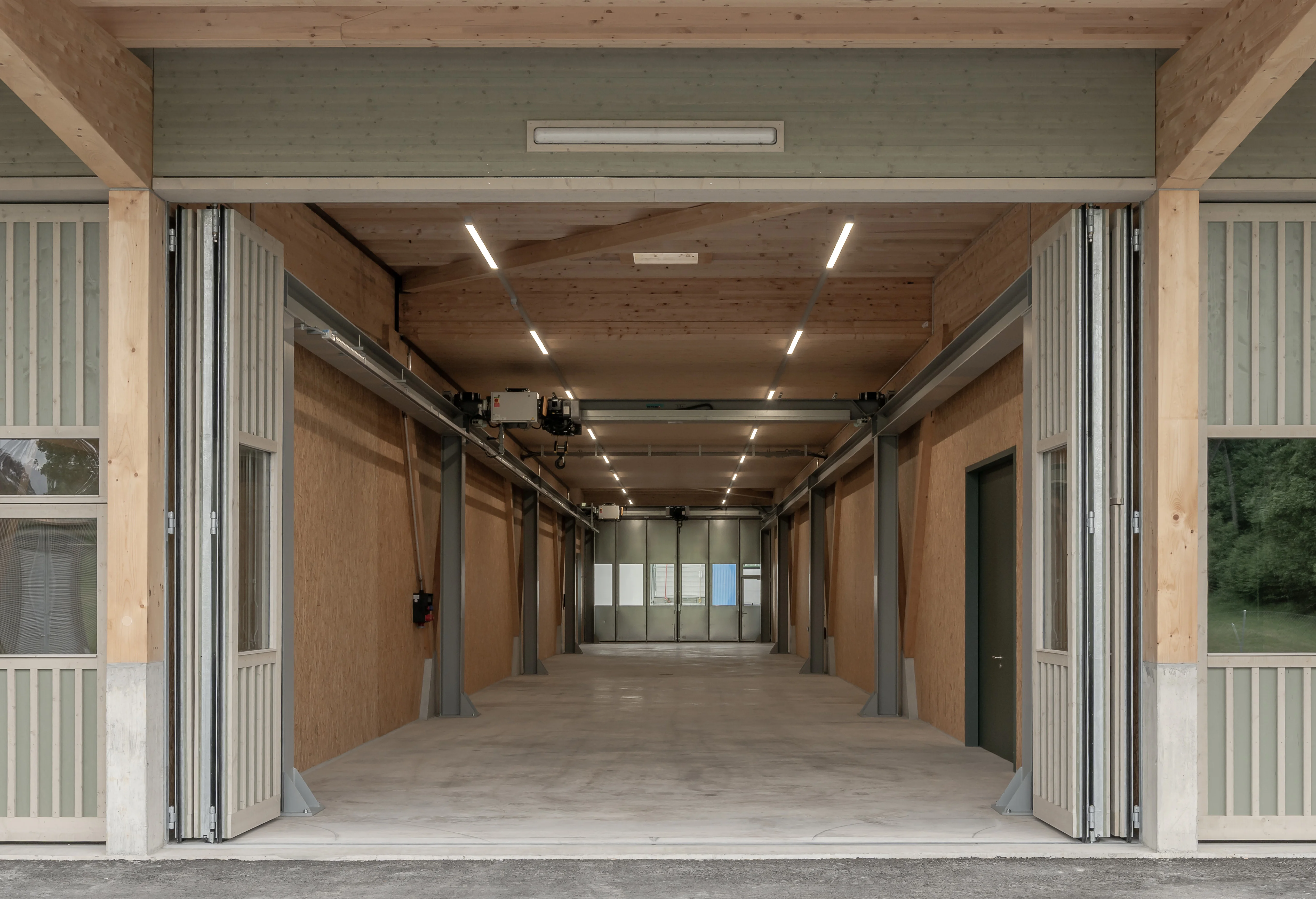 Lichtlösung für eine Tierhalle mit energieeffizienten Tulux LED-Leuchten